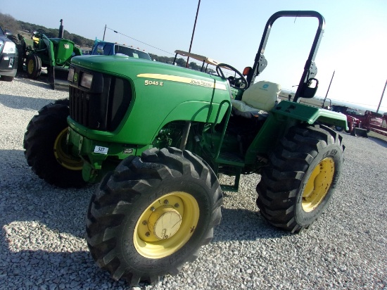 JD 5045E Diesel 4WD    (KEY)