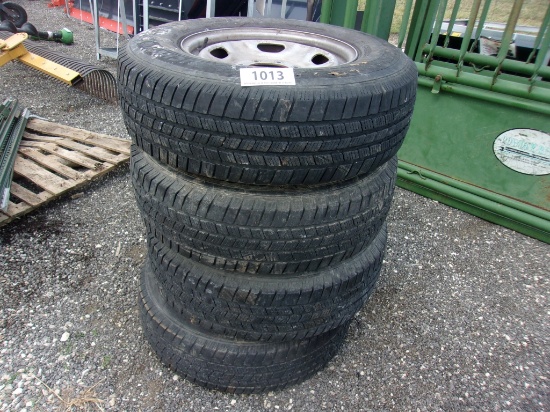 (4) Michelin Tires on Wheels LT245/75R17