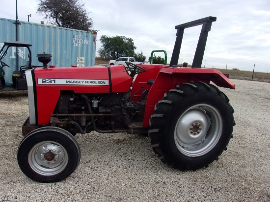 MF 231 Diesel Tractor     (KEY)