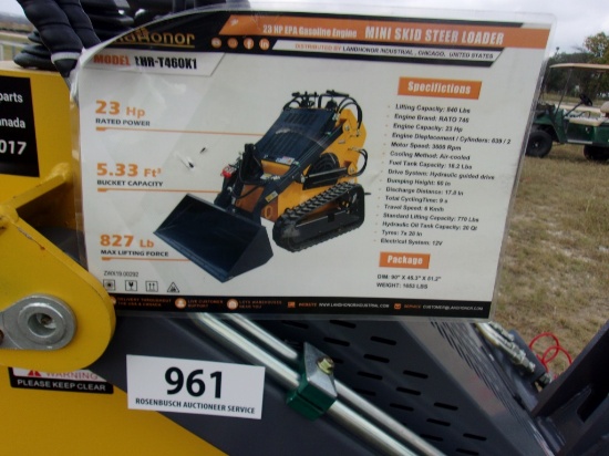 Mini skidsteer loader (Some shipping damage)