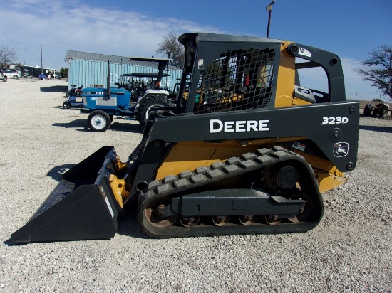 JD 323D Diesel Skidsteer      (KEY) (OVER 50 HP)