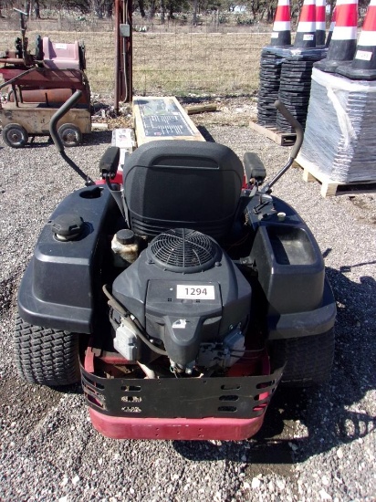 Zero Turn Toro Lawnmower        (KEY)
