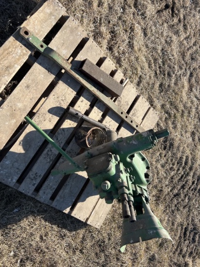 John Deere G, Pto Rear Section And Draw Bar