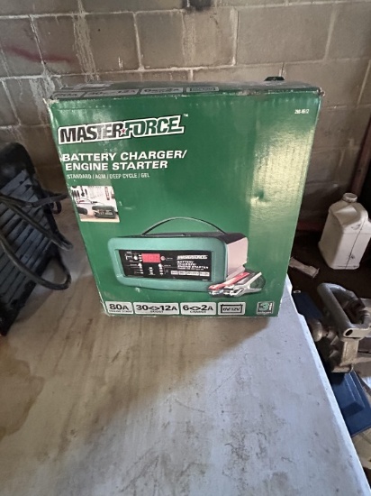 Battery charger *New Boston*