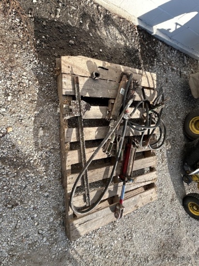 Hydraulic cylinders *New Boston*