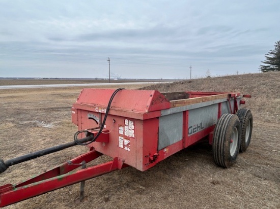 Gehl MS 250 Manure Spreader  *New Boston *