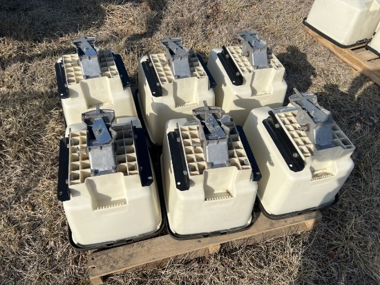 Kinze 3600 Insecticide Boxes *ROSEVILLE*