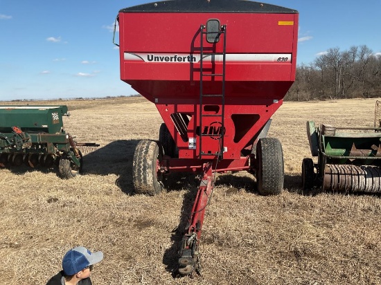 Unverferth 630 Gravity Wagon *ROSEVILLE*