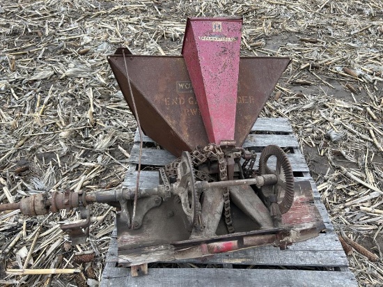 End gate seeder *New Boston*