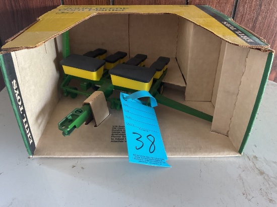 1/16 Scale JD 4 Row 7000 Corn Planter