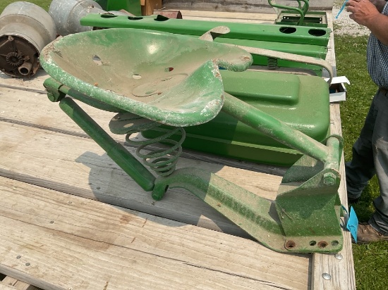 JD Tractor Seat and Suspension