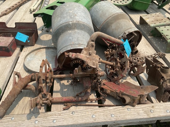 IH 2Row Planter Fertilizer Applicator
