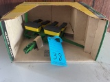 1/16 Scale JD 4 Row 7000 Corn Planter