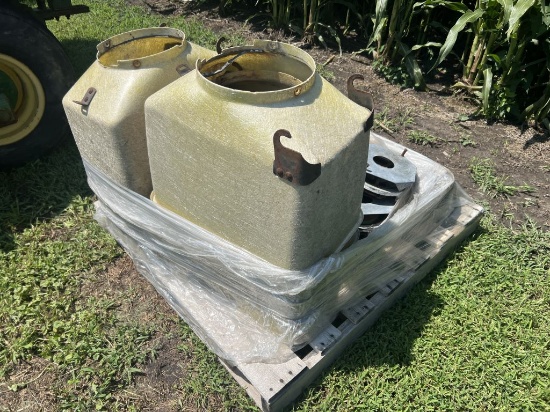Pallet of John Deere 7000 Planter Parts
