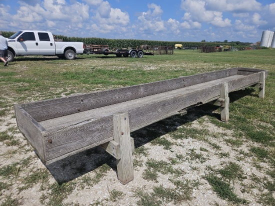 Feed bunk 20 foot