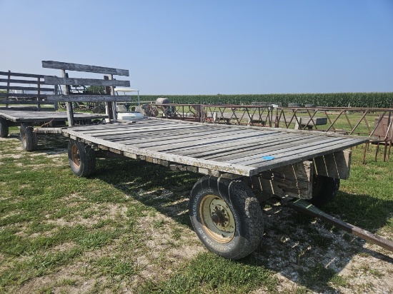 Hay rack on John Derre ru