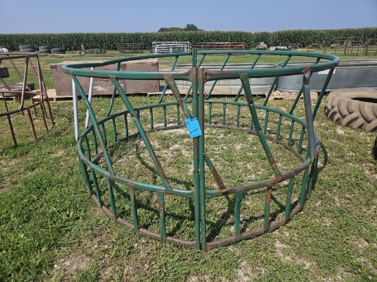 Hay bale ring
