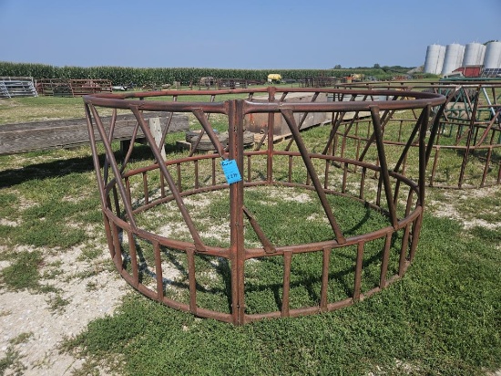 Hay bale ring