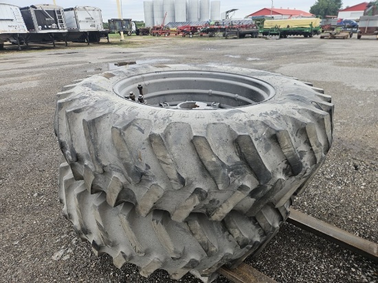 Dual tractor tires
