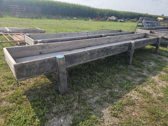 20 foot wooden feed bunk