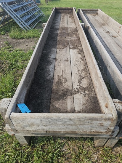 16 foot wooden feed bunk