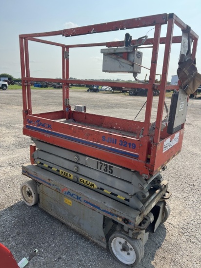 Sky Jack SJlll 3219 Scissor lift