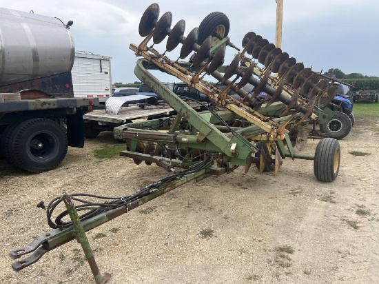 16’ John Deere 220