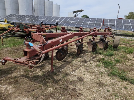 5 bottom plow International 720 Plow