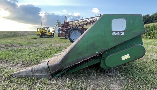 JD 643 Corn Head