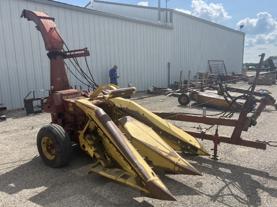 New Holland 718 2 Row Chopper