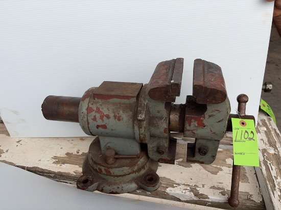 Heavy Duty Cast Iron Bench Vise