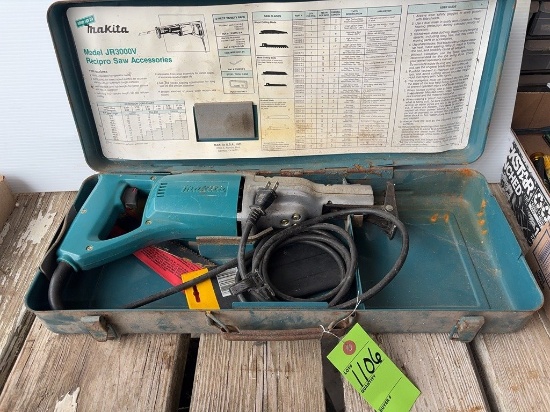 Makita JR3000V Reciprocating Saw with Case