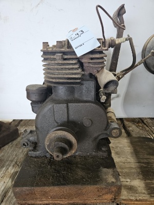 Briggs & Stratton gas engine