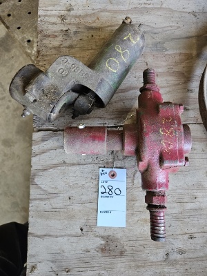 JOHN DEERE compressor and red pump