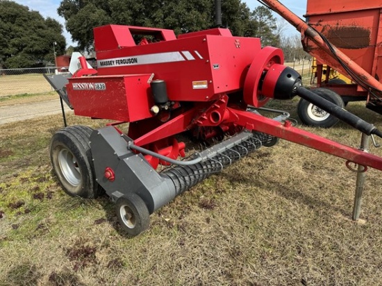 Massey Ferguson Hesston 1839 Square Baler 2012 SN: AGCM18390CHBS3200