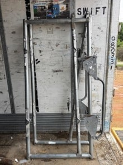 Galvanized Adjustable Alleyway