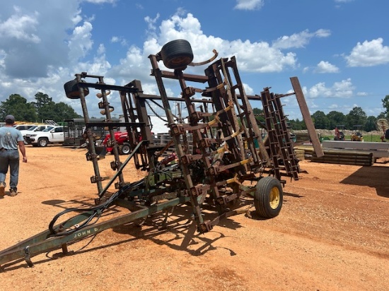 John Deere Do-All 21'