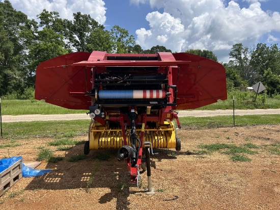 New Holland Roll-Belt 450 Utility Plus Baler