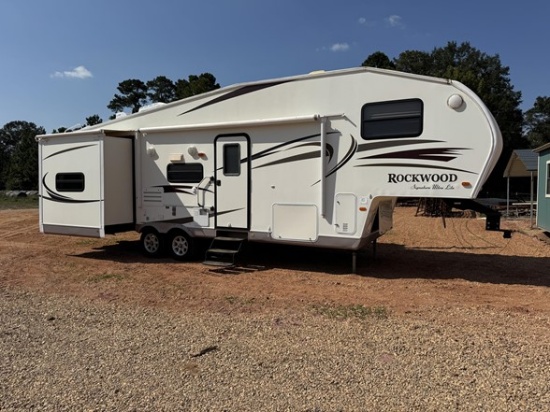 2011 Rockwood 828 32'
