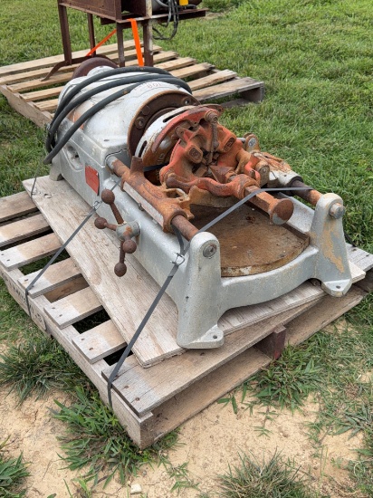 RIDGID 801 PIPE THREADING MACHINE