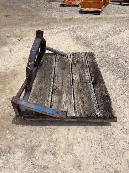 USED 3 POINT CARRYING PLATFORM