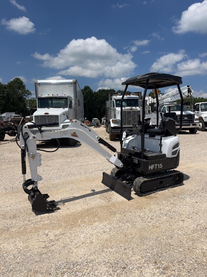 UNUSED HFT15 MINI EXCAVATOR GAS 13.5 HP