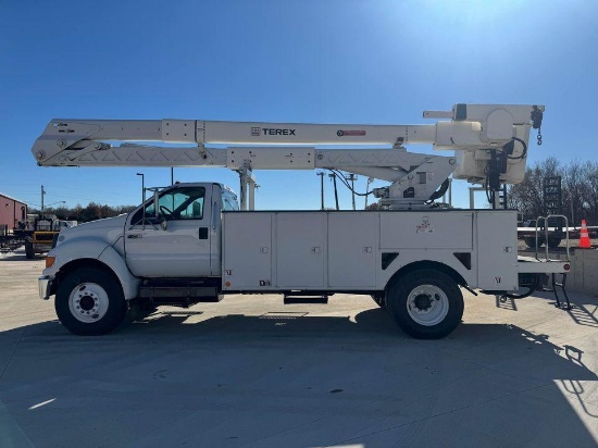 2009 F750 Bucket Truck