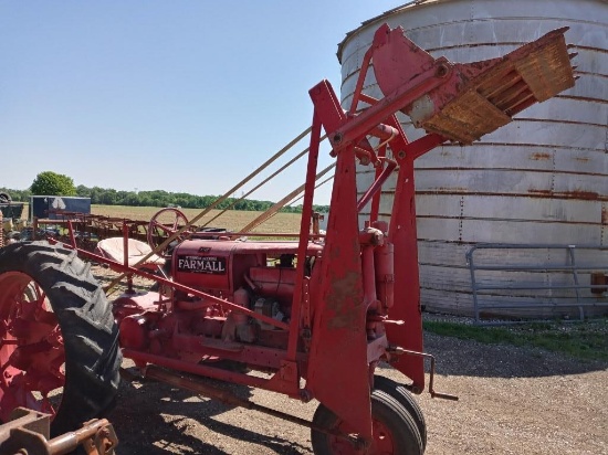 Farmall F12 with loader