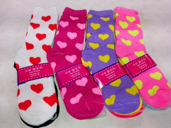 dozen ladies socks (4 packs of 3)