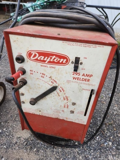 Dayton model 3Z562 295 Amp Welder