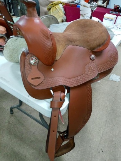 Saddle and saddle pad