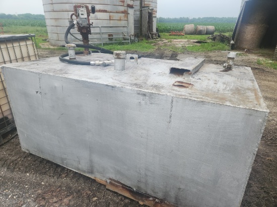 Fuel Tank with pump and nozel