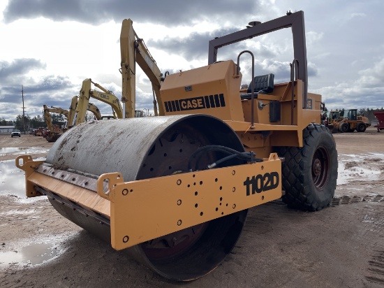 1984 Case W1102D Wheeled Roller Compactor