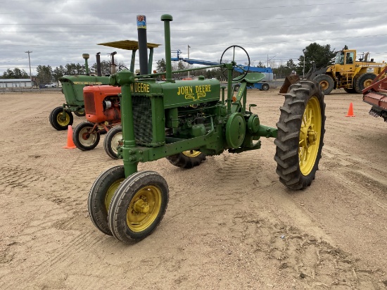 John Deere Model B